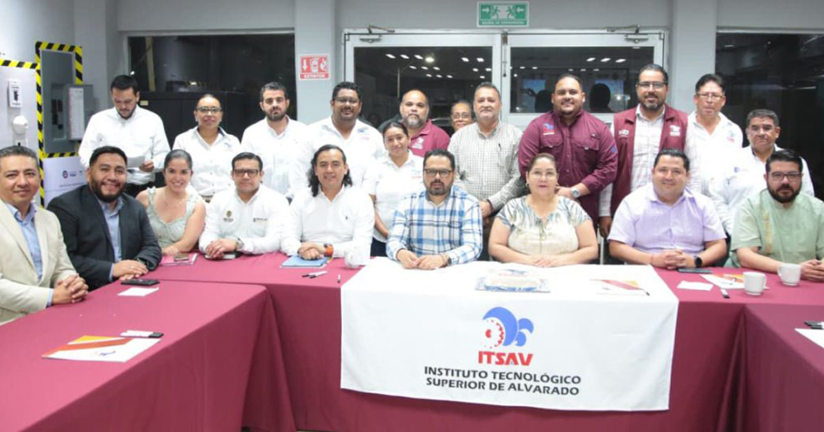 Puertas abiertas y certeza laboral para comunidades educativas tecnológicas Puertas abiertas y certeza laboral para comunidades educativas tecnológicas