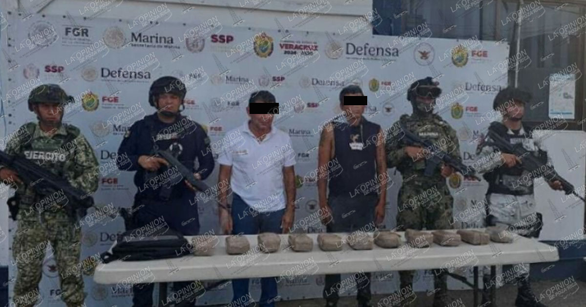 Detienen a dos hombres con droga en Poza Rica Detienen a dos hombres con droga en Poza Rica