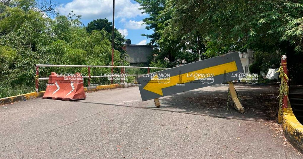 Reparación de drenaje deja sin acceso a vecinos de las colonias Camacho y Cazones Reparación de drenaje deja sin acceso a vecinos de las colonias Camacho y Cazones