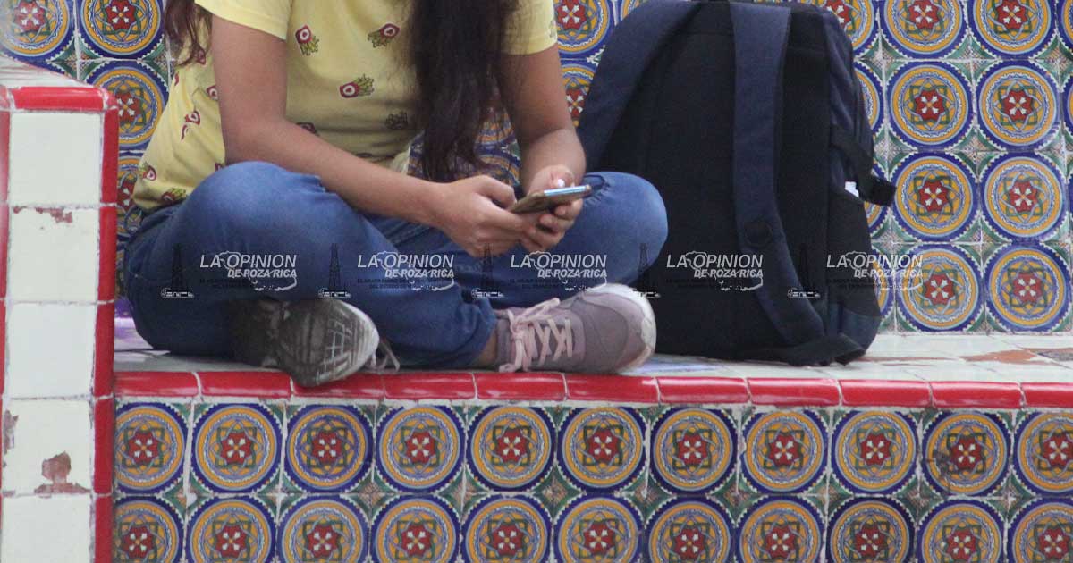 Roban cuentas de nómina a maestros Roban cuentas de nómina a maestros