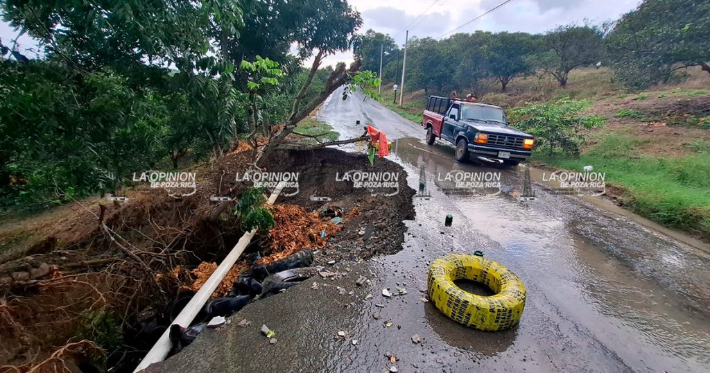Ante presión ciudadana, SIOP inspecciona socavón Ante presión ciudadana, SIOP inspecciona socavón