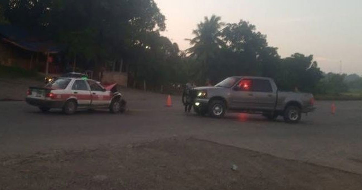 Taxi destrozado deja a abuelitos lesionados Taxi destrozado deja a abuelitos lesionados