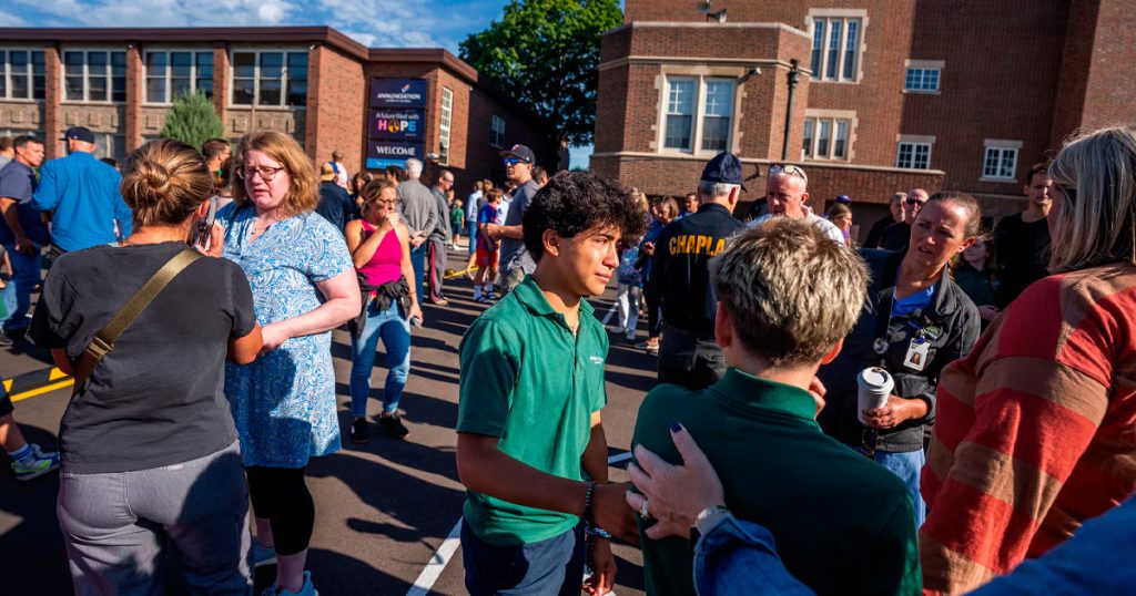 Tiroteo en escuela católica deja dos niños muertos Tiroteo en escuela católica deja dos niños muertos