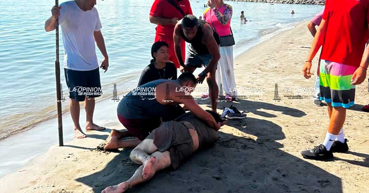 Rescatan a turista de ahogarse en playa Rescatan a turista de ahogarse en playa