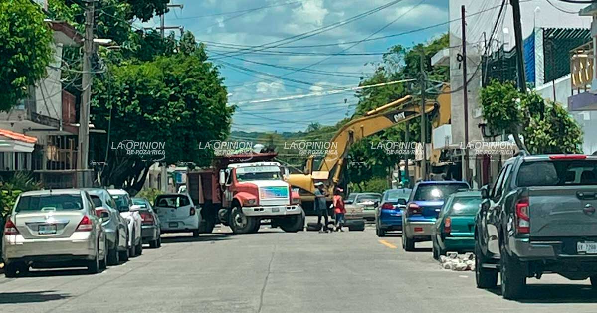 Caos vial en calle Once, por drenaje Caos vial en calle Once, por drenaje