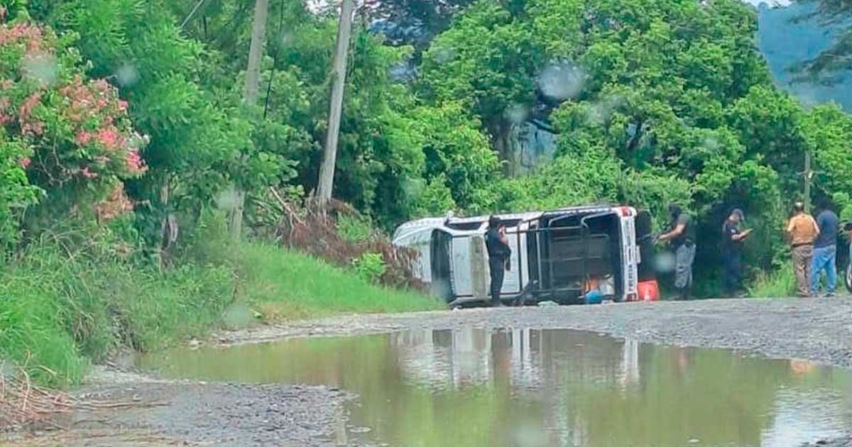 SE VOLCARON EBRIOS POLICÍAS SE VOLCARON EBRIOS POLICÍAS