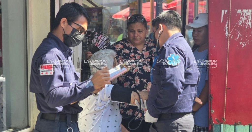 Se desvaneció en pleno centro Se desvaneció en pleno centro