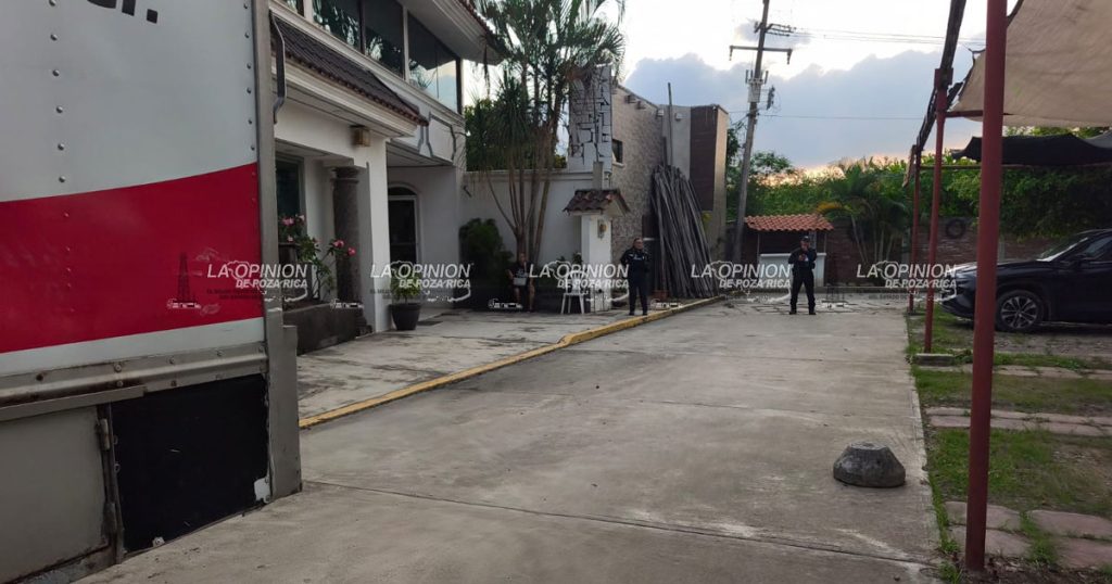 Gritos y amenazas durante desalojo Gritos y amenazas durante desalojo