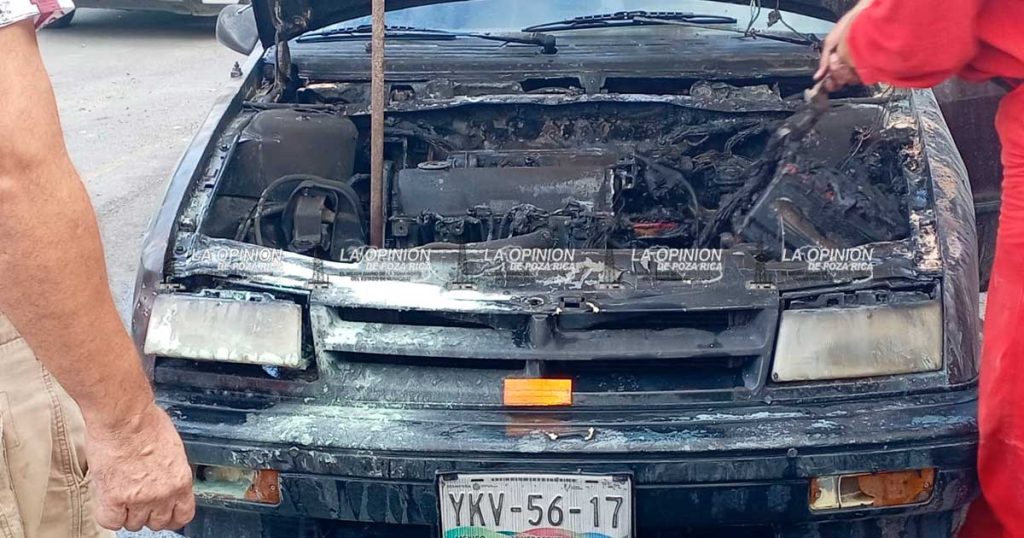 Se incendia un vehículo en Cerro Azul Se incendia un vehículo en Cerro Azul