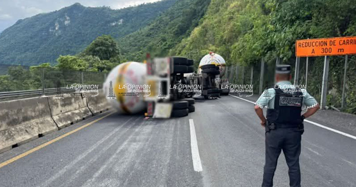Autopista México - Tuxpan cerrada por consecutivos accidentes, dejando una persona sin vida Autopista México - Tuxpan cerrada por consecutivos accidentes, dejando una persona sin vida