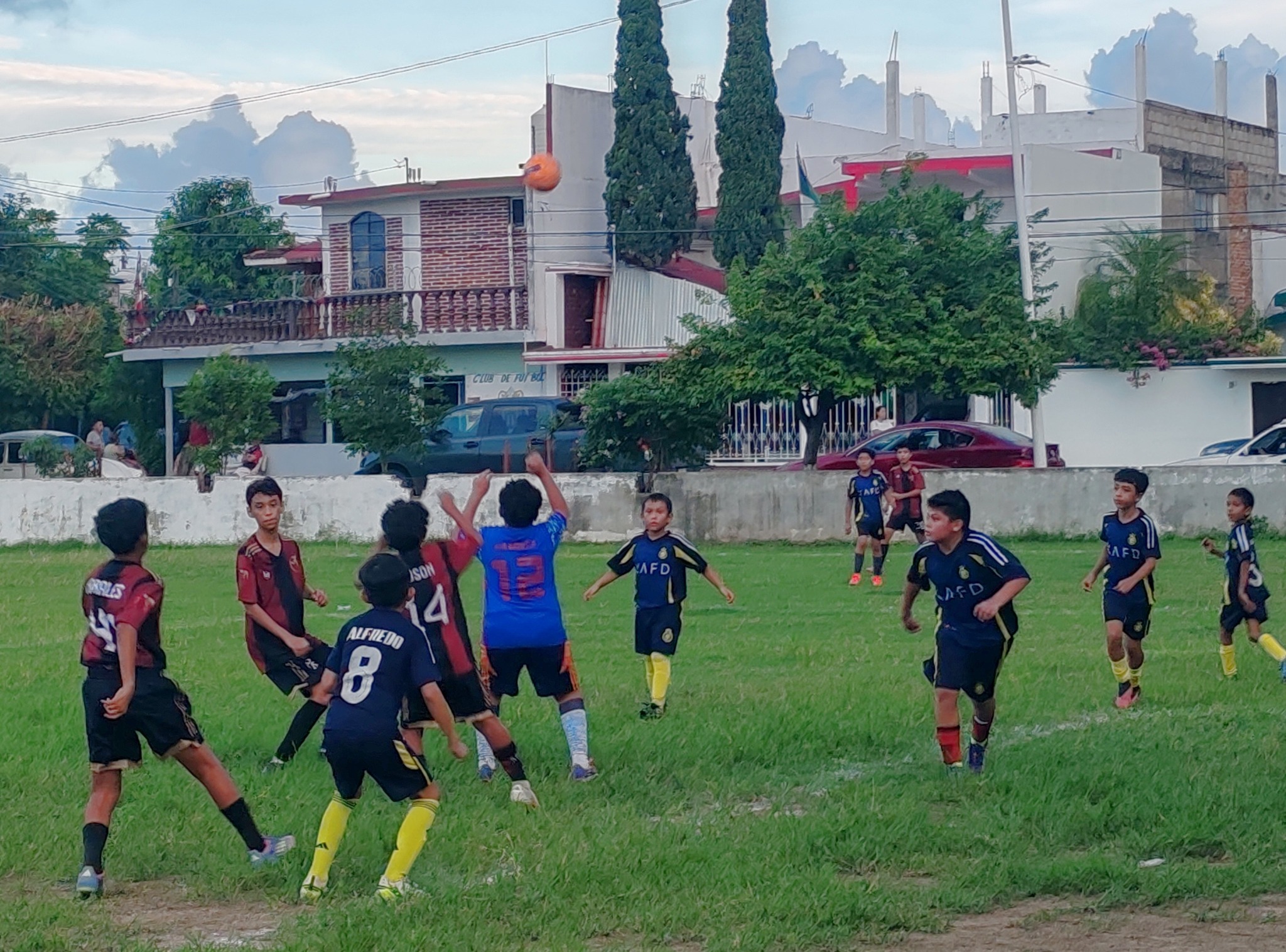 Debutan con ráfaga de goles en Mini Barrios