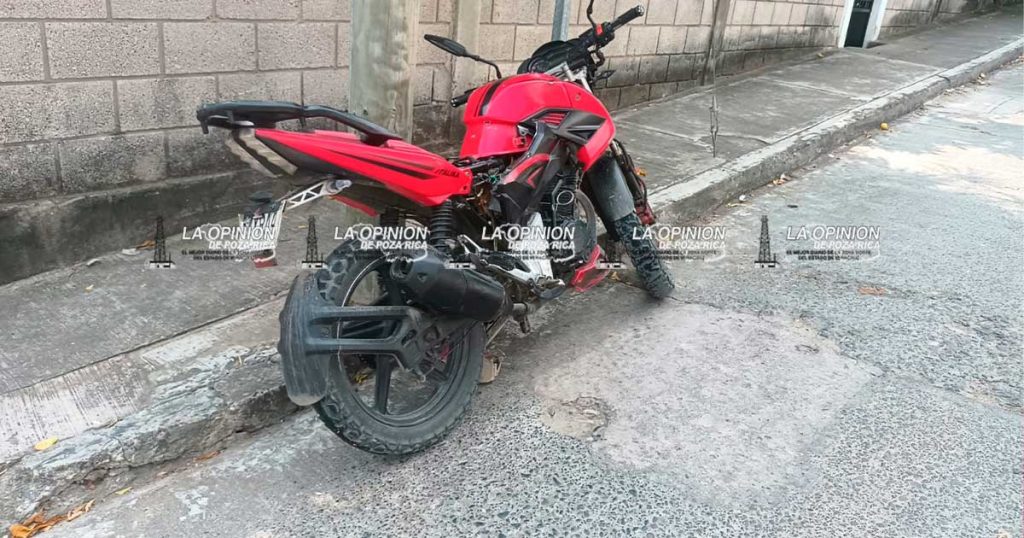 Joven sufrió fractura al chocar en motocicleta Joven sufrió fractura al chocar en motocicleta