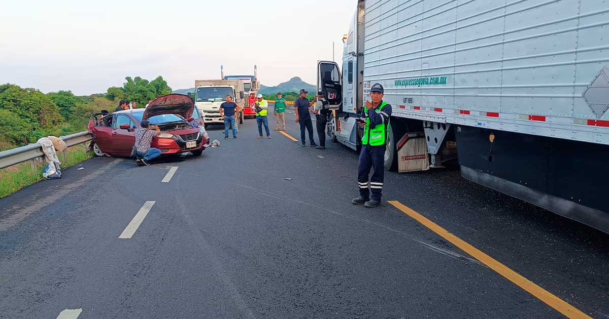 Aparatoso accidente en la autopista Cardel–Poza Rica