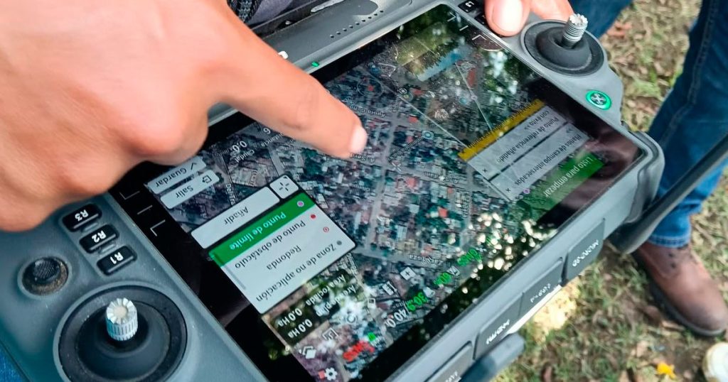 Fumigación en Lázaro Cárdenas con drones para prevenir el dengue Fumigación en Lázaro Cárdenas con drones para prevenir el dengue