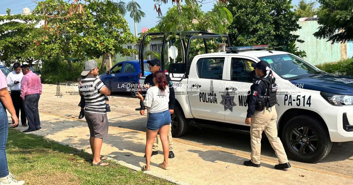 Presuntos funcionarios de la SEV agreden a familia en kínder