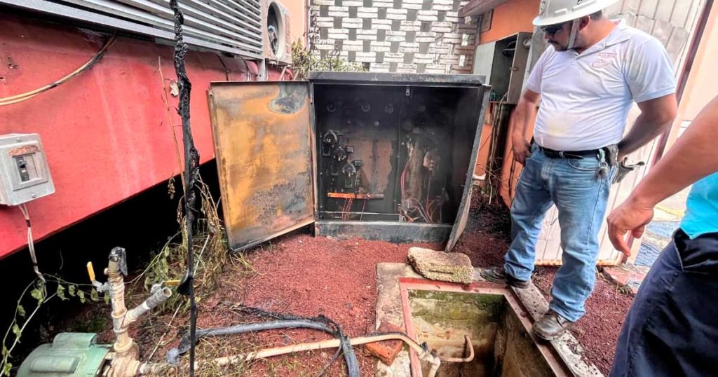 Controlado el incendio sin daños a los archivos ni víctimas personales Controlado el incendio sin daños a los archivos ni víctimas personales