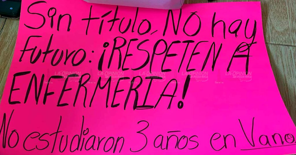 Padres del Cbtis 191 dan 24 horas a autoridades para aclarar destino de recursos; alumnos también protestan