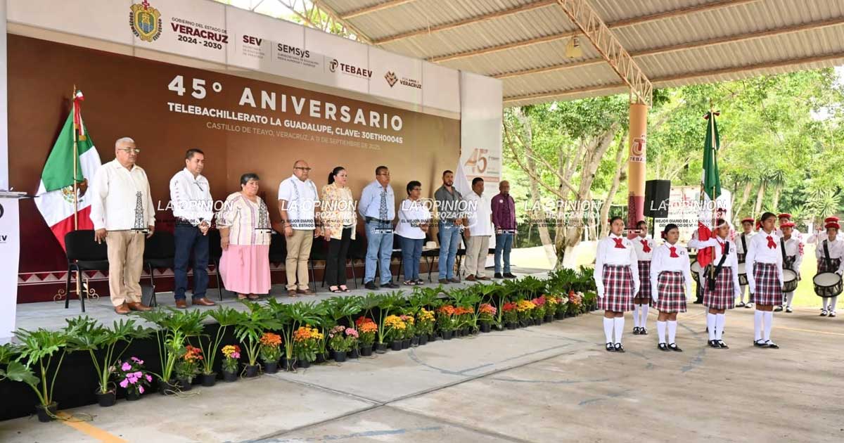 Celebran 45 aniversario del Telebachillerato La Guadalupe