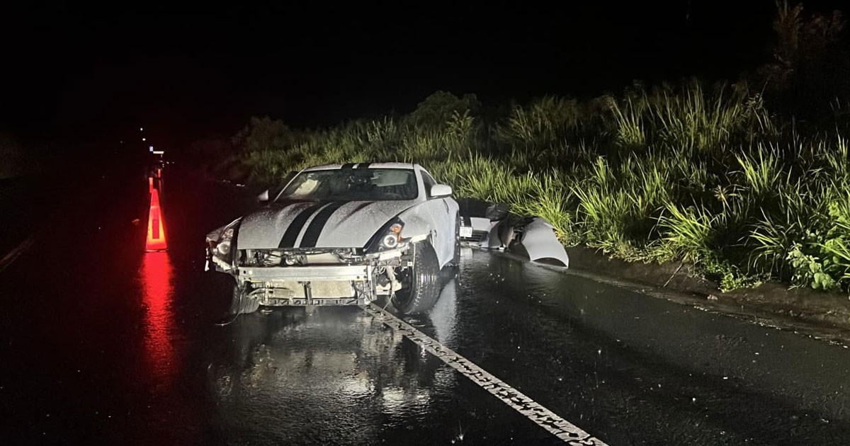 Choque en la autopista Cardel–Poza Rica deja automóvil deportivo destrozado Choque en la autopista Cardel–Poza Rica deja automóvil deportivo destrozado