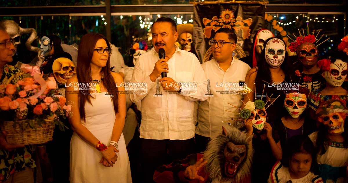Celebran bajada de máscaras del Xantolo