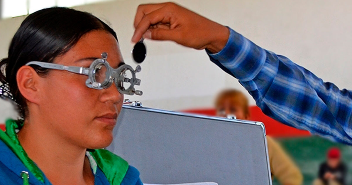DIF Poza Rica entrega lentes gratuitos