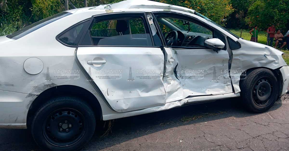 Ebrios provocan accidente en Medellín de Bravo