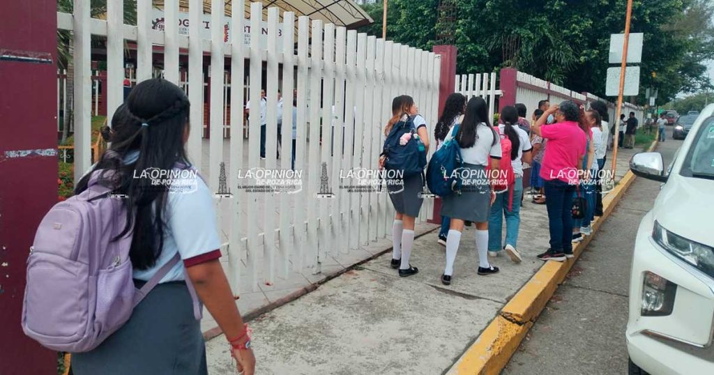 Más de 10 mil estudiantes de nivel básico regresan al salón Más de 10 mil estudiantes de nivel básico regresan al salón