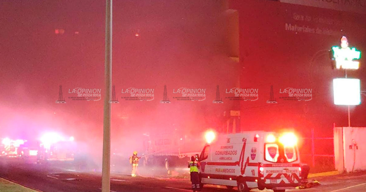 Se incendia ferretería en la Riviera Veracruzana Se incendia ferretería en la Riviera Veracruzana