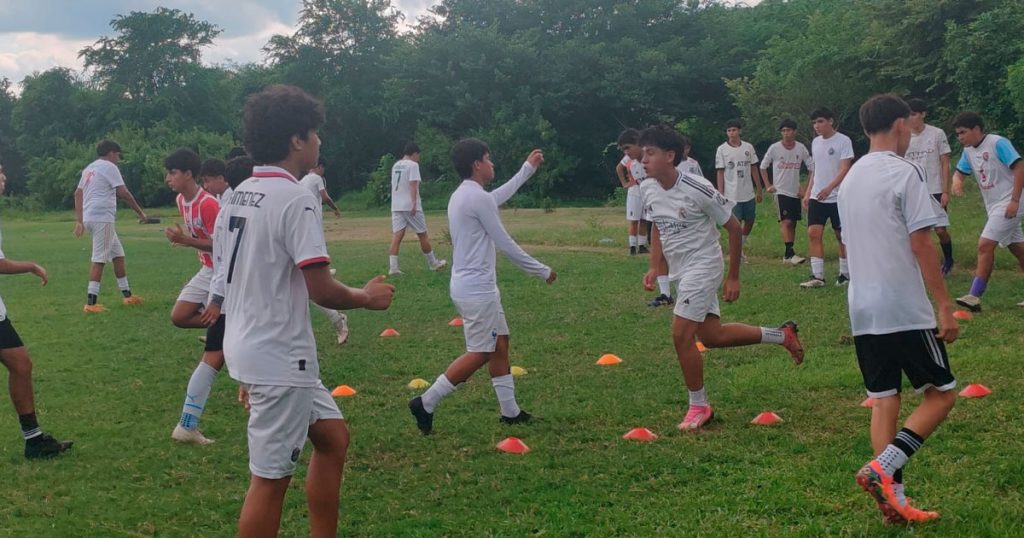 Visorean a jóvenes futbolistas de Poza Rica Visorean a jóvenes futbolistas de Poza Rica
