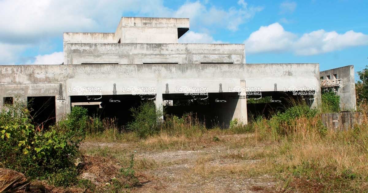 Hospital Bicentenario, 17 años de abandono Hospital Bicentenario, 17 años de abandono