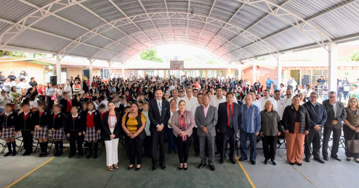 Retornan más de dos millones de estudiantes y casi 137 mil docentes a clases Retornan más de dos millones de estudiantes y casi 137 mil docentes a clases