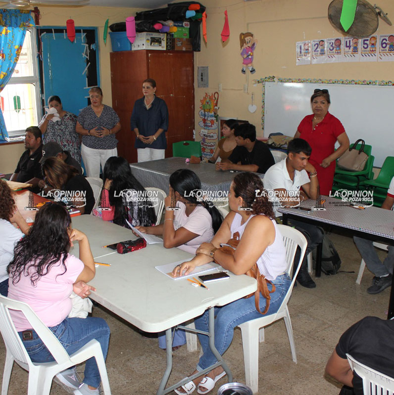 Más personas buscan terminar su bachillerato