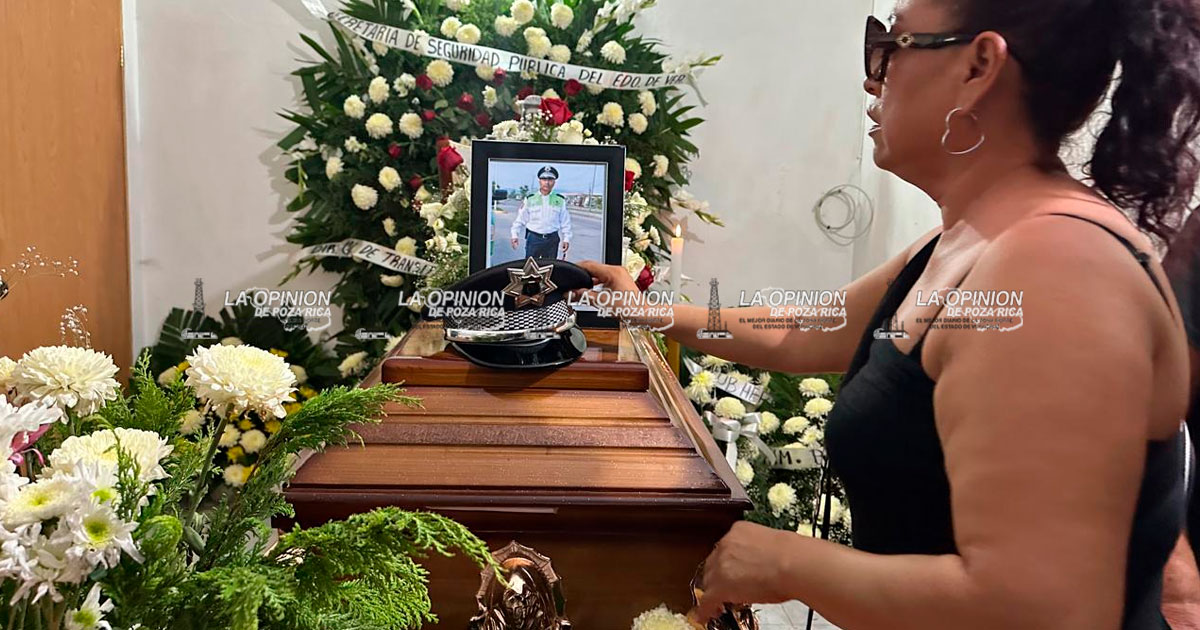 Con homenaje de cuerpo presente despiden a Alberto Ortega Zeferino
