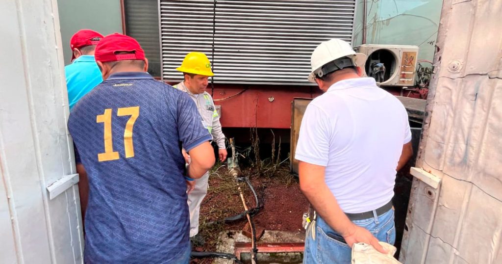 Controlado el incendio sin daños a los archivos ni víctimas personales Controlado el incendio sin daños a los archivos ni víctimas personales