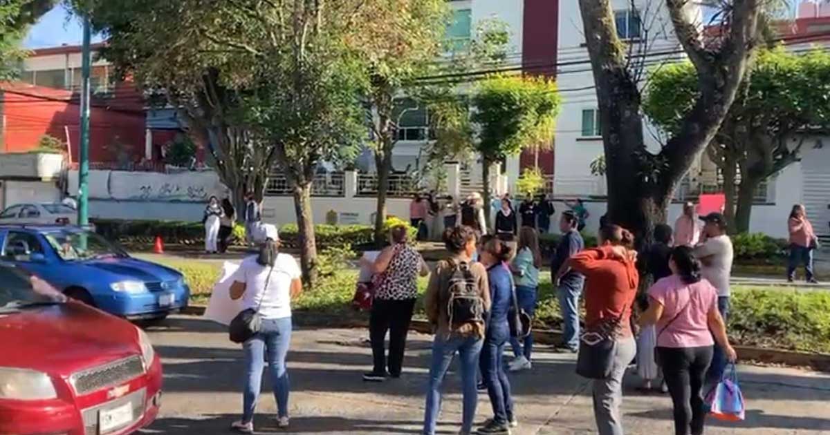 Piden se reinstale a maestro cesado en Actopan