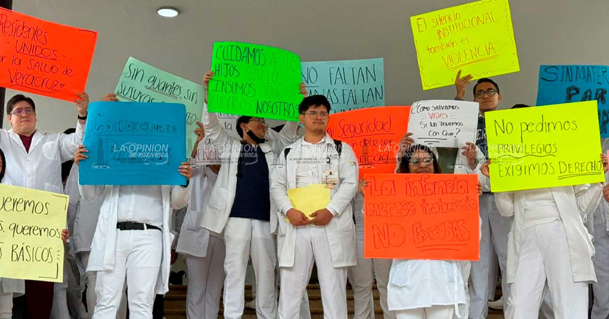 Médicos residentes no tienen insumos