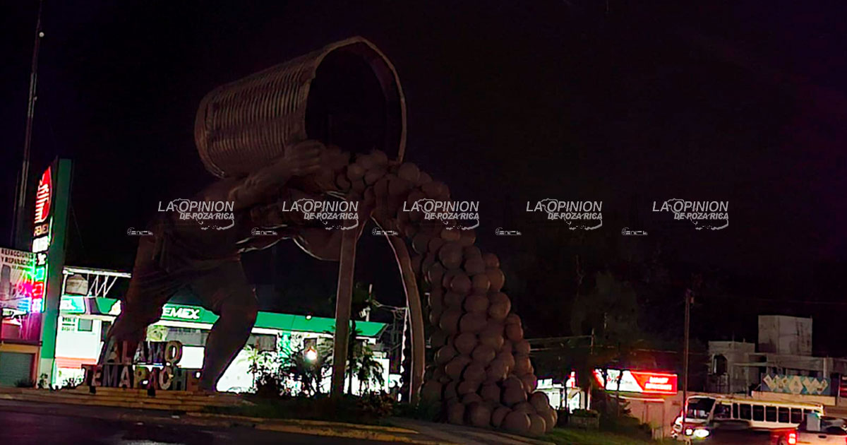 Monumento al Colotero permanece en penumbras