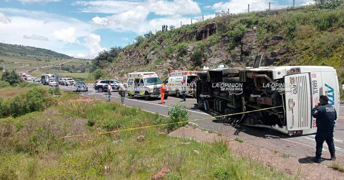 Cuatro lesionados de autobús en autopista Apizaco-Tejocotal Cuatro lesionados de autobús en autopista Apizaco-Tejocotal