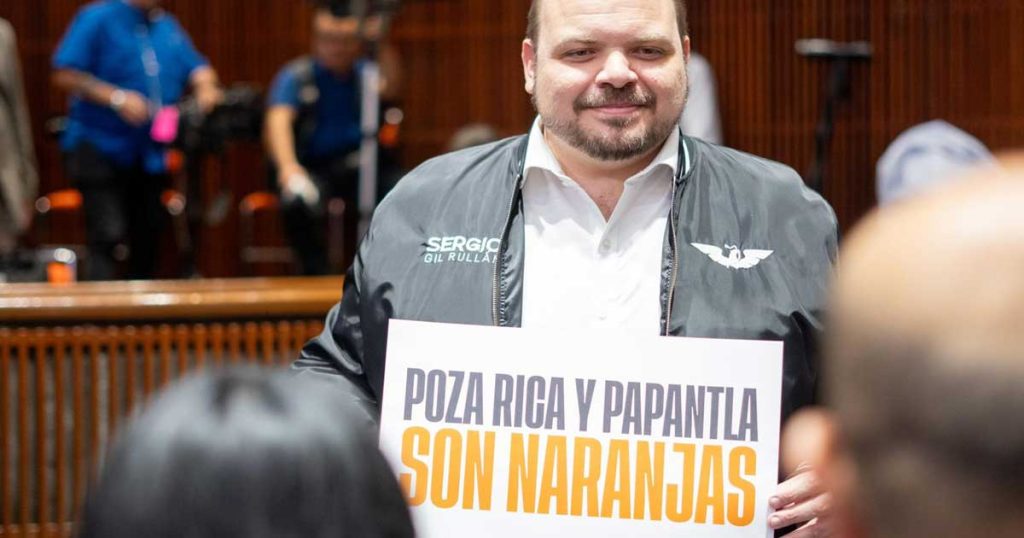 "Hay pruebas del fraude en Papantla y Poza Rica", denuncia Sergio Gil en San Lázaro "Hay pruebas del fraude en Papantla y Poza Rica", denuncia Sergio Gil en San Lázaro