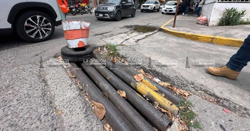 Taxistas demandan reparación de alcantarillado en la Colonia Laredo Taxistas demandan reparación de alcantarillado en la Colonia Laredo