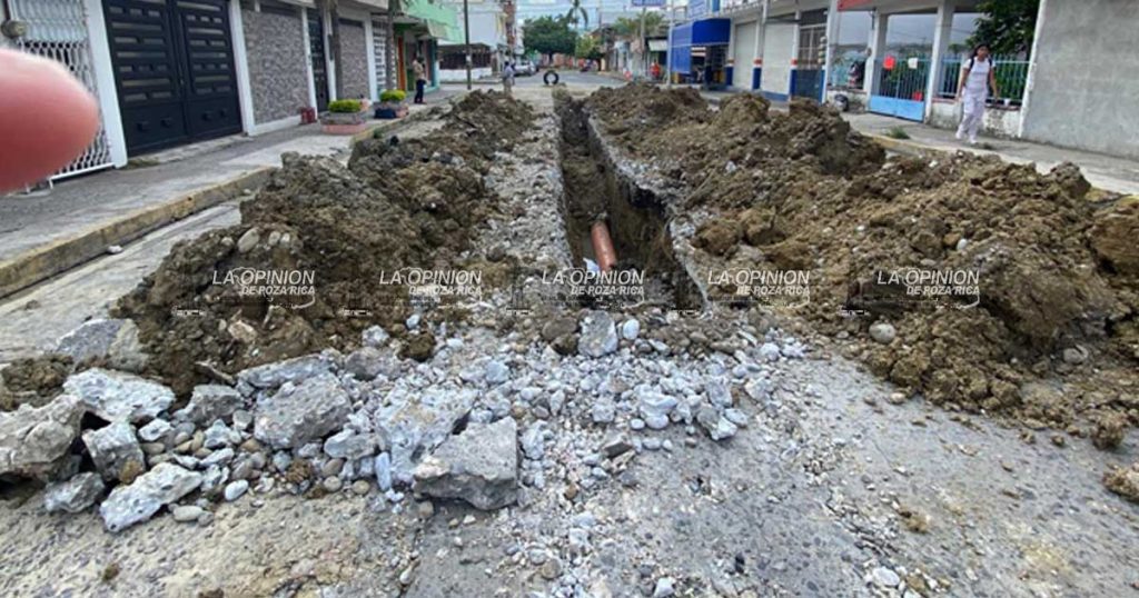 Avanza rehabilitación de drenaje en la avenida Constitución Avanza rehabilitación de drenaje en la avenida Constitución