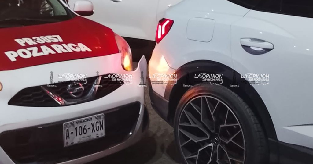 Taxi se ensarta en Audi Taxi se ensarta en Audi