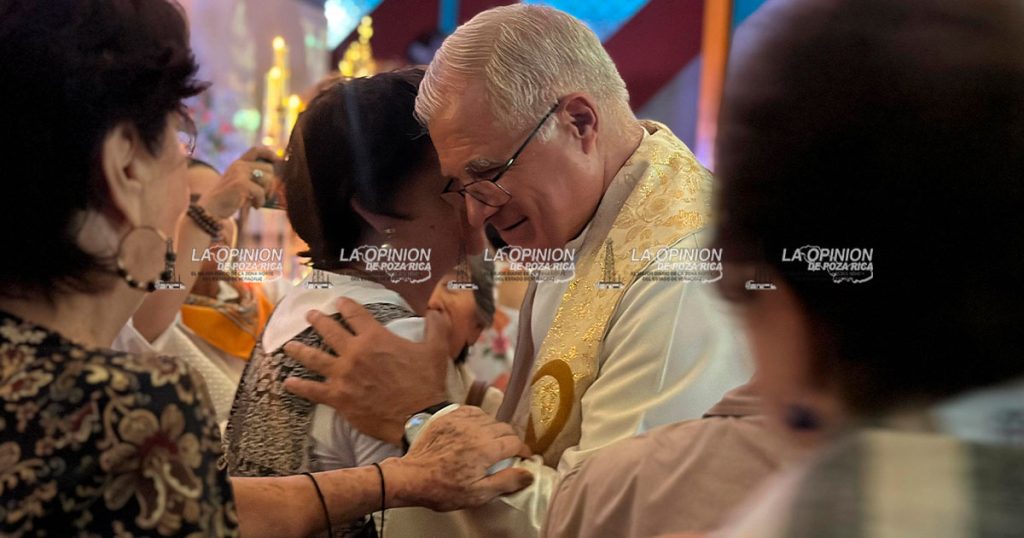 El padre Juan Solana está “tocando al manto de Jesús” El padre Juan Solana está “tocando al manto de Jesús”