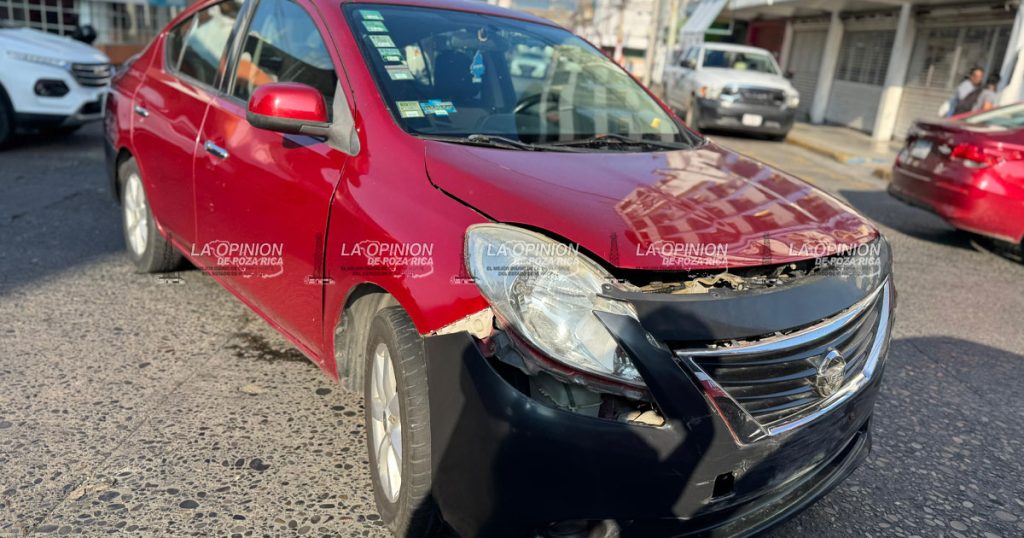 Auto vs. Taxi; se dieron con todo