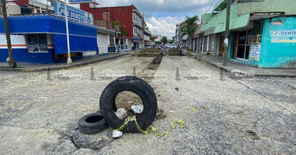 Avanza rehabilitación de drenaje en la avenida Constitución Avanza rehabilitación de drenaje en la avenida Constitución