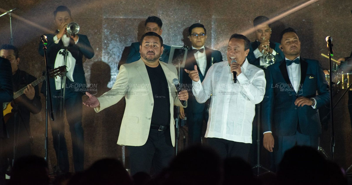 La Sonora Santanera junto a Carlos Cuevas hicieron vibrar a Veracruz La Sonora Santanera junto a Carlos Cuevas hicieron vibrar a Veracruz