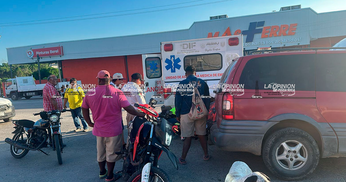 Choque ambulancia; paramédico lesionado Choque ambulancia; paramédico lesionado