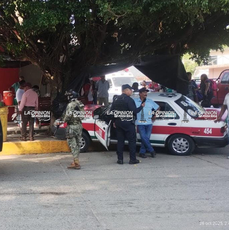 Lesionada en choque frente a la Cruz Roja