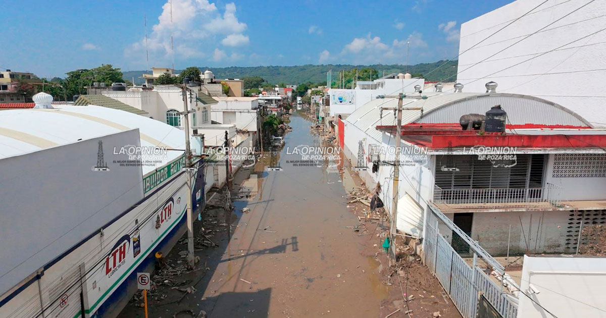 Vecinos de la colonia Morelos exigen solución a problemas de inundación de aguas negras Vecinos de la colonia Morelos exigen solución a problemas de inundación de aguas negras