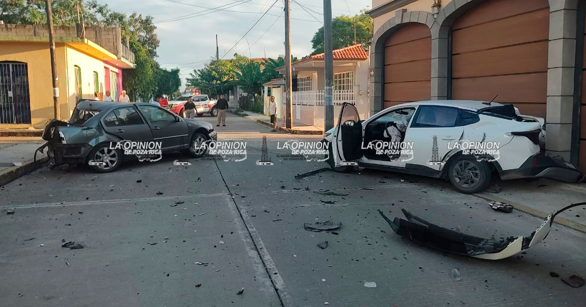 Dos lesionados en choque en la cabecera municipal de Gutiérrez Zamora